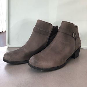Ugg ankle boot